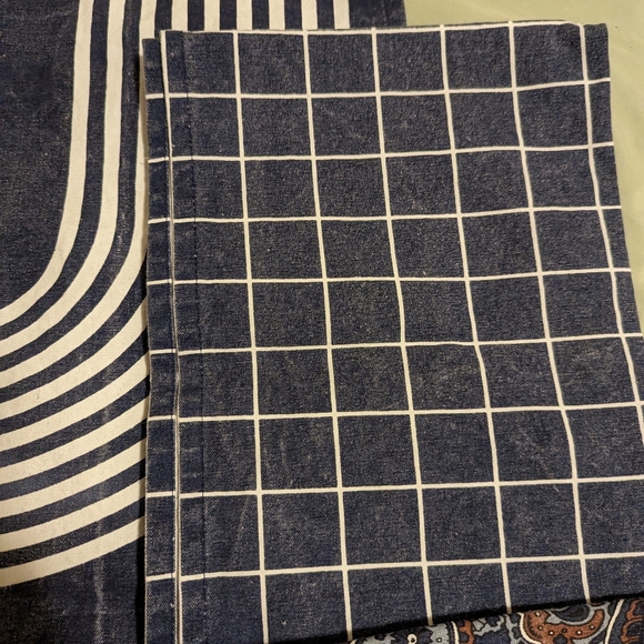 Allen + Roth Kitchen Towels - Picture 3 of 10